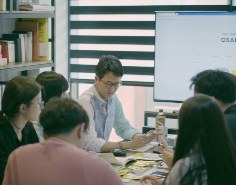 상단이미지